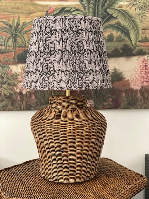 Europe Lamp Base Small