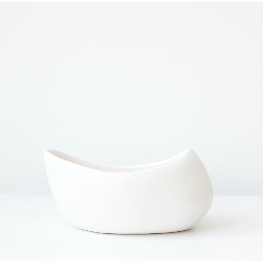 LUZ EUCALYPTUS SCENTED CANDLE (WHITE SATIN)