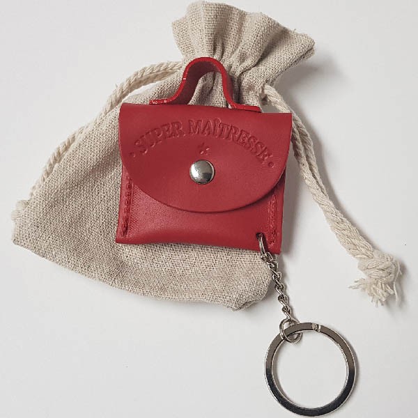 Porte clefs en cuir rouge -Super  Maîtresse