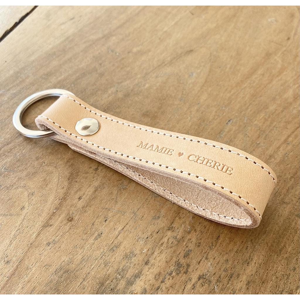 Porte clefs - Cuir naturel " Mamie chérie"