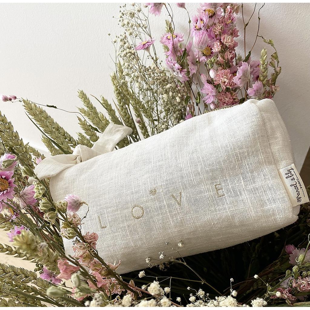 Trousse lin brodée " Love "- blanc craie