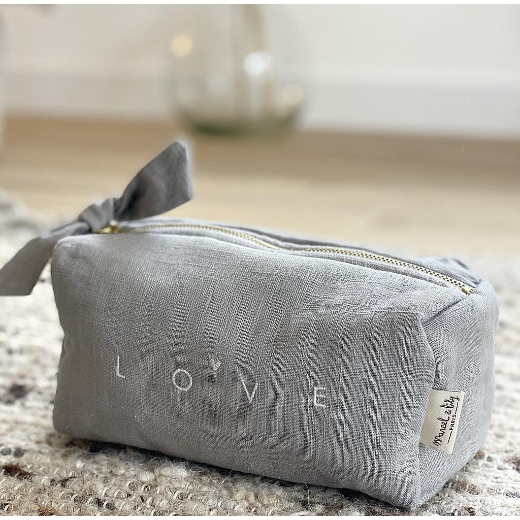 Trousse lin brodée " Love"- gris nuage