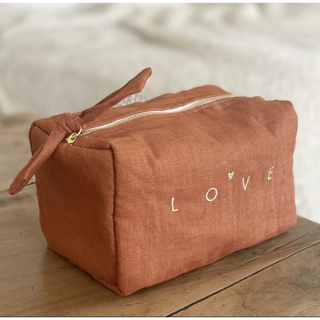 Trousse lin brodée  " LOVE " rouille