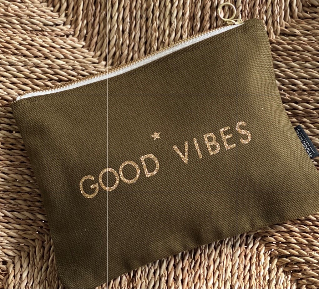 Trousse kaki "Good Vibes"