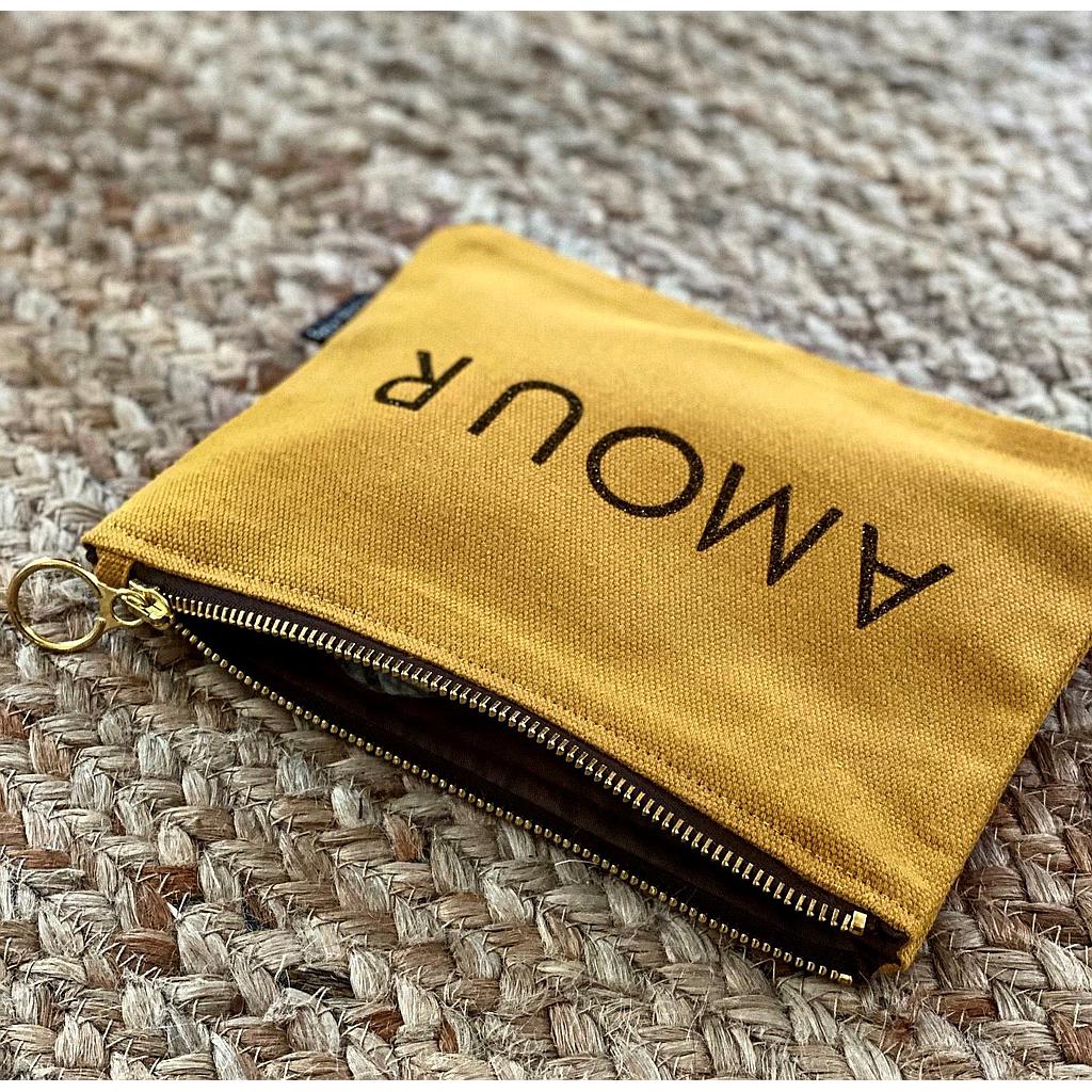 Trousse moutarde "Amour"