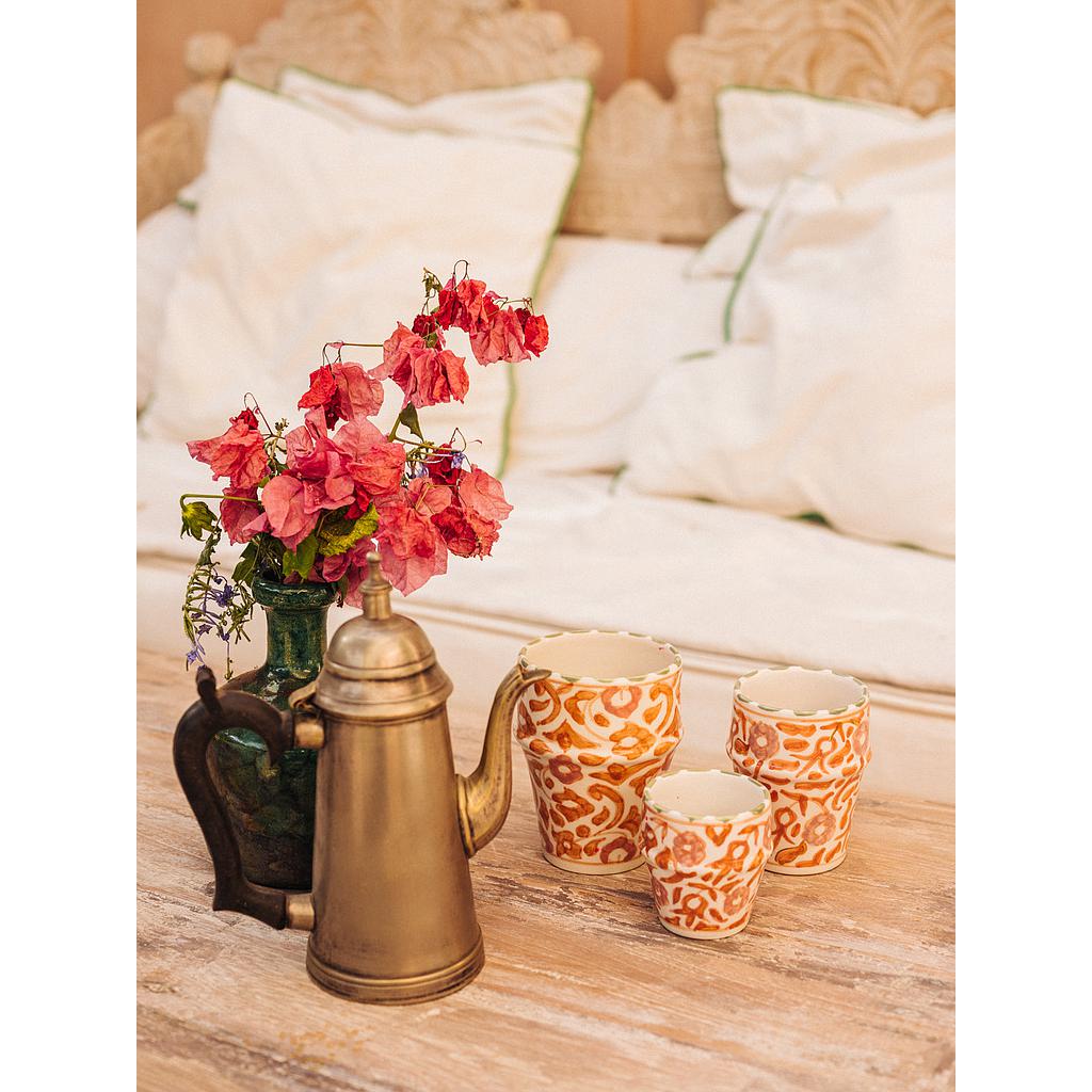 Moyenne tasse beldi fleurs multicouleur gold