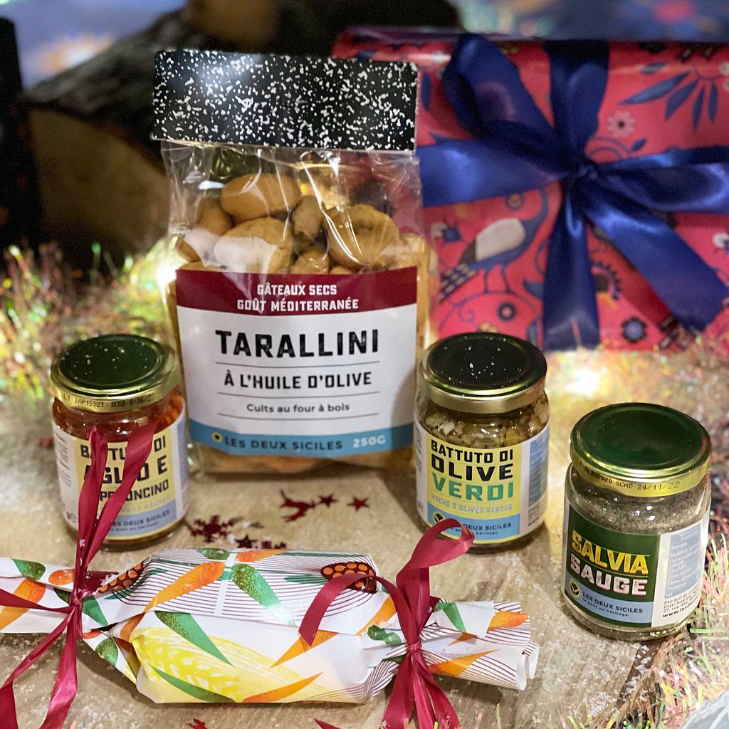 Boîte cadeau avec 2 crèmes salées et 1 paquet de taralli + un pot d'arôme offert